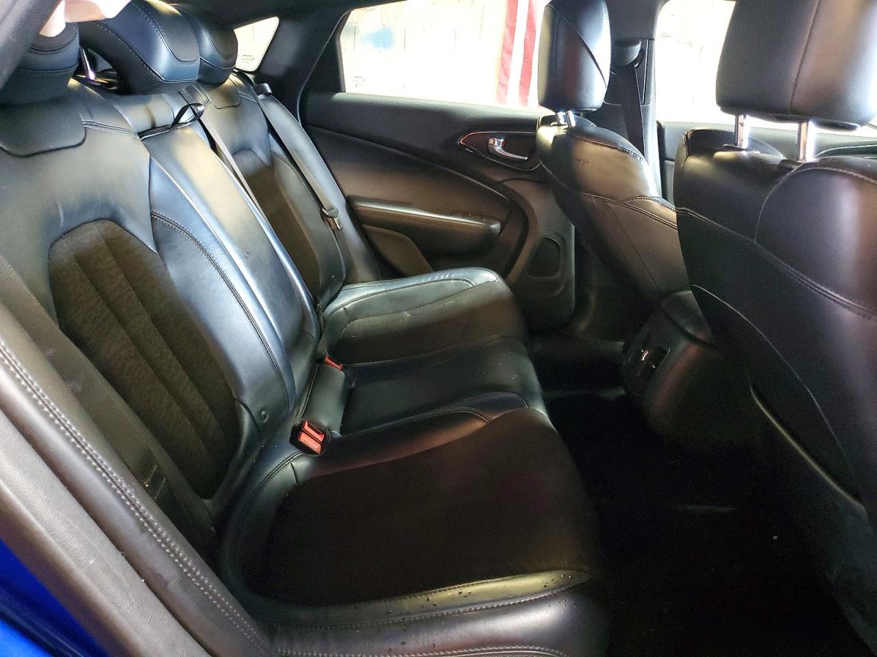 2015 Chrysler 200 s