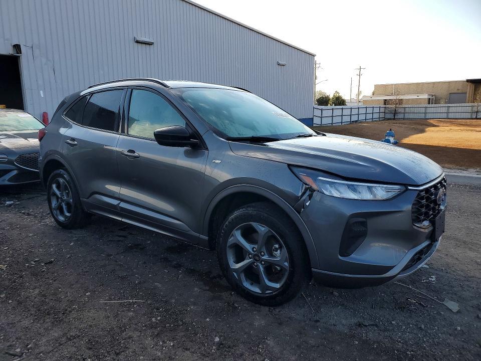 2024 Ford Escape st Line