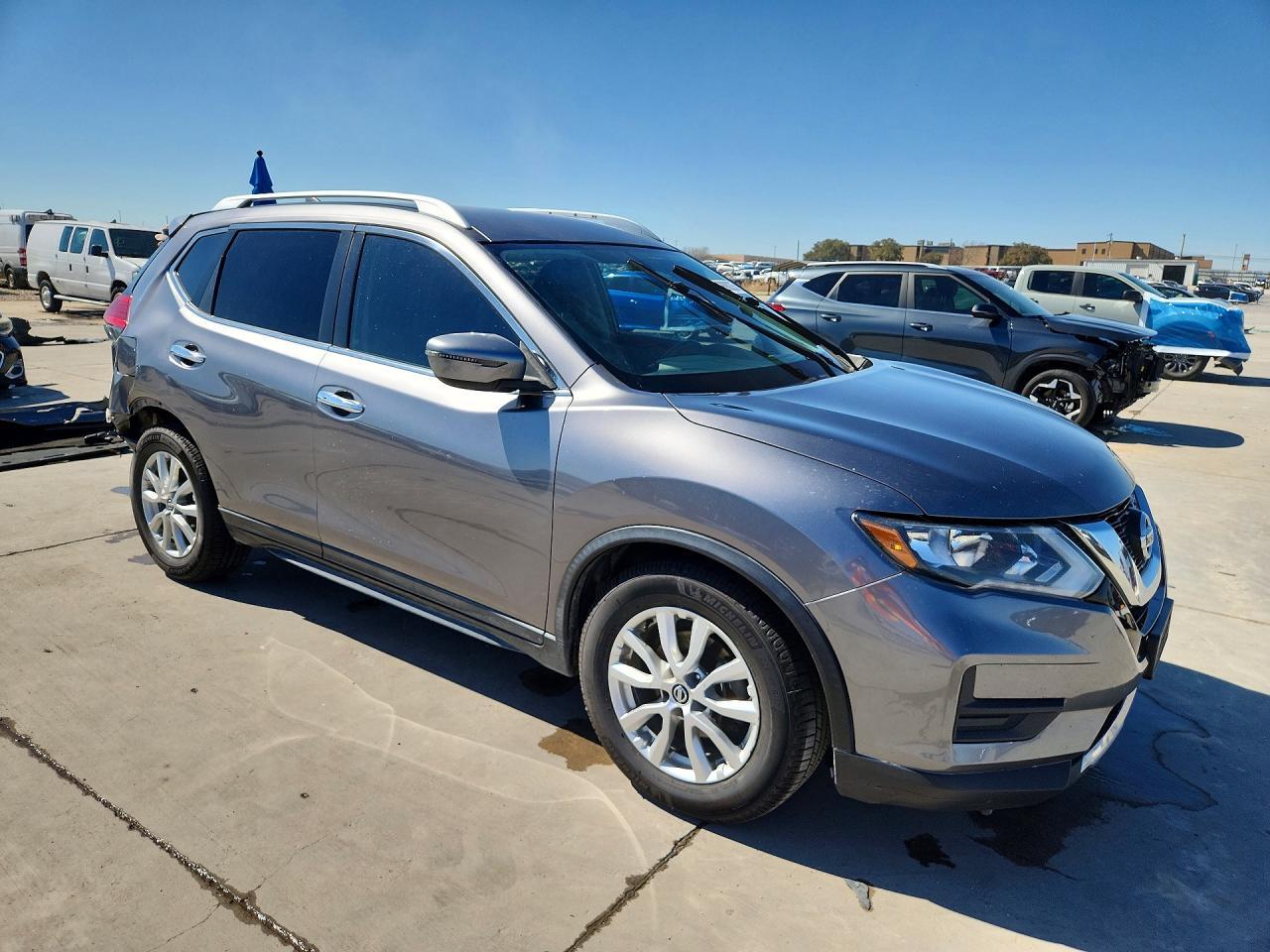 2017 Nissan Rogue sv