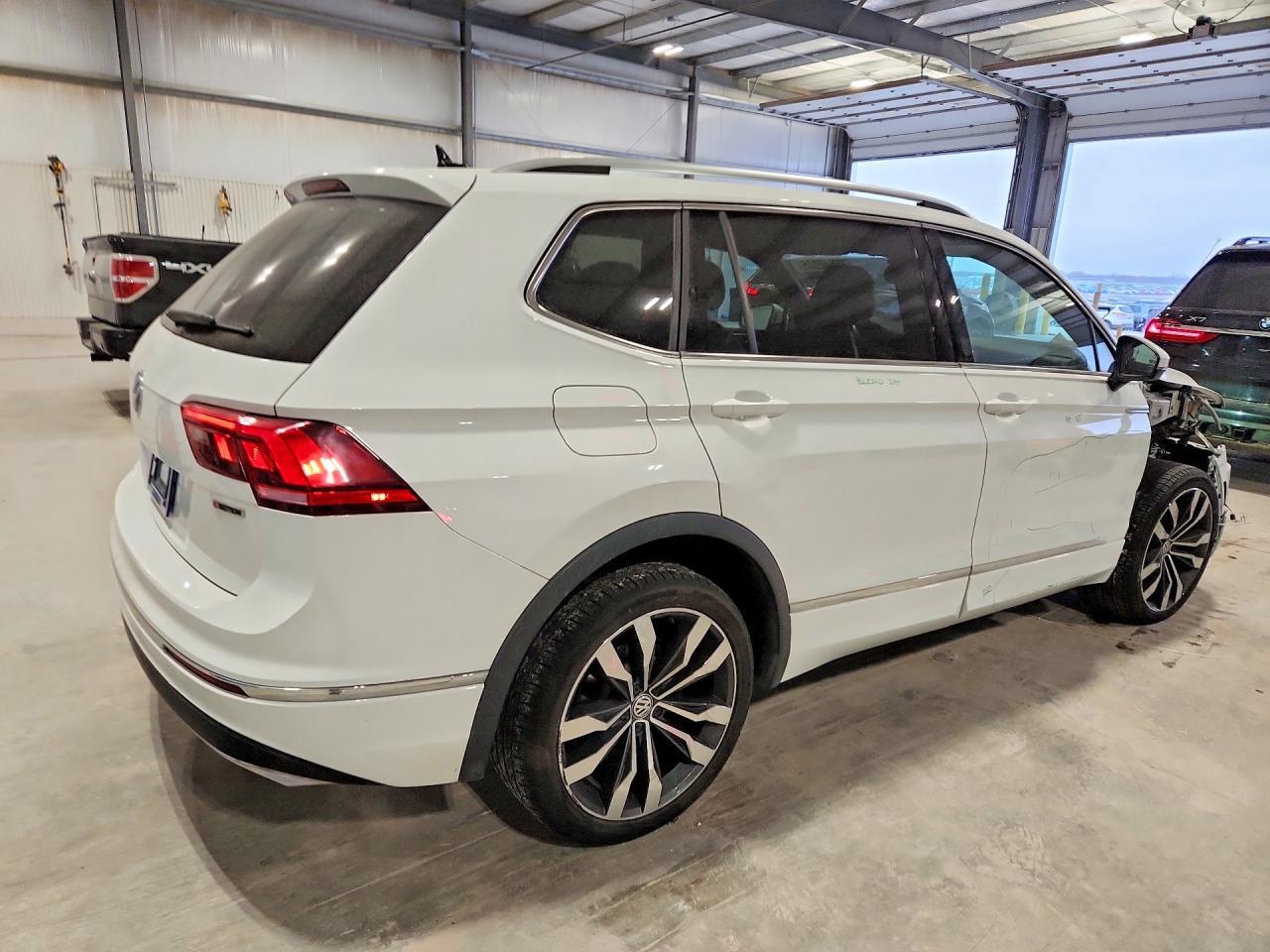 2020 Volkswagen Tiguan sel Premium R-line