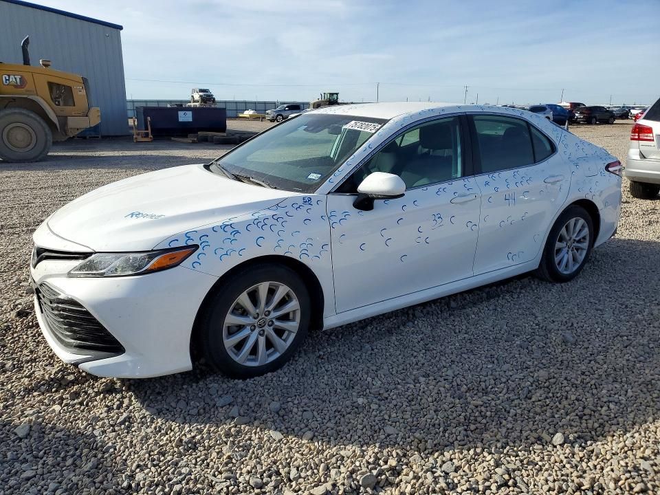 2020 Toyota Camry le