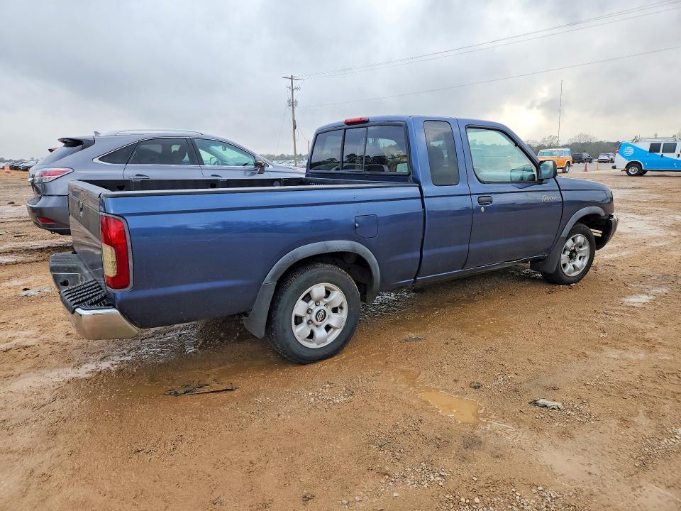 2000 Nissan Frontier King cab xe