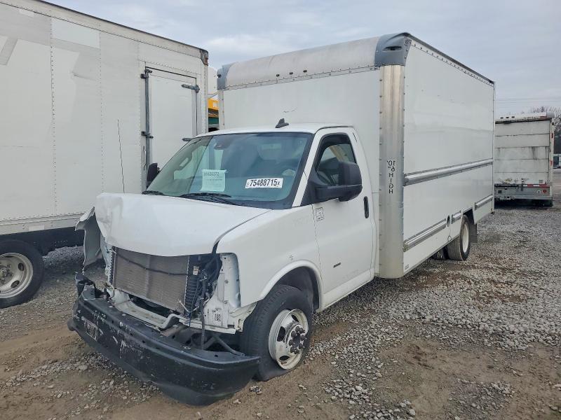 2022 GMC Savana Cut-box Truck