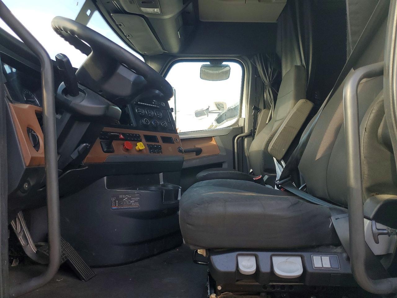 2022 Freigliner 2022 Freightliner Cascadia 126 Semi Truck