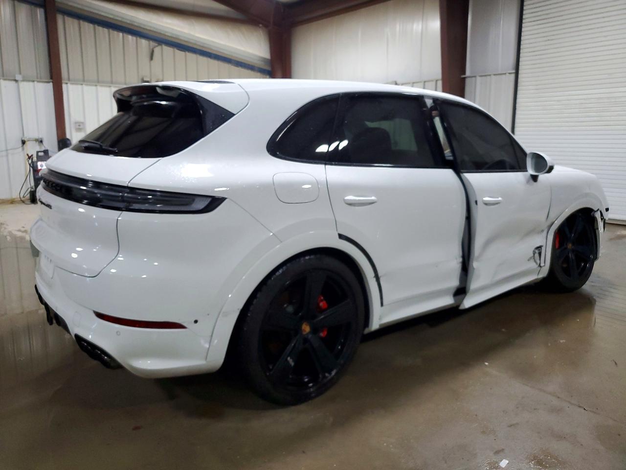 2025 Porsche Cayenne gts