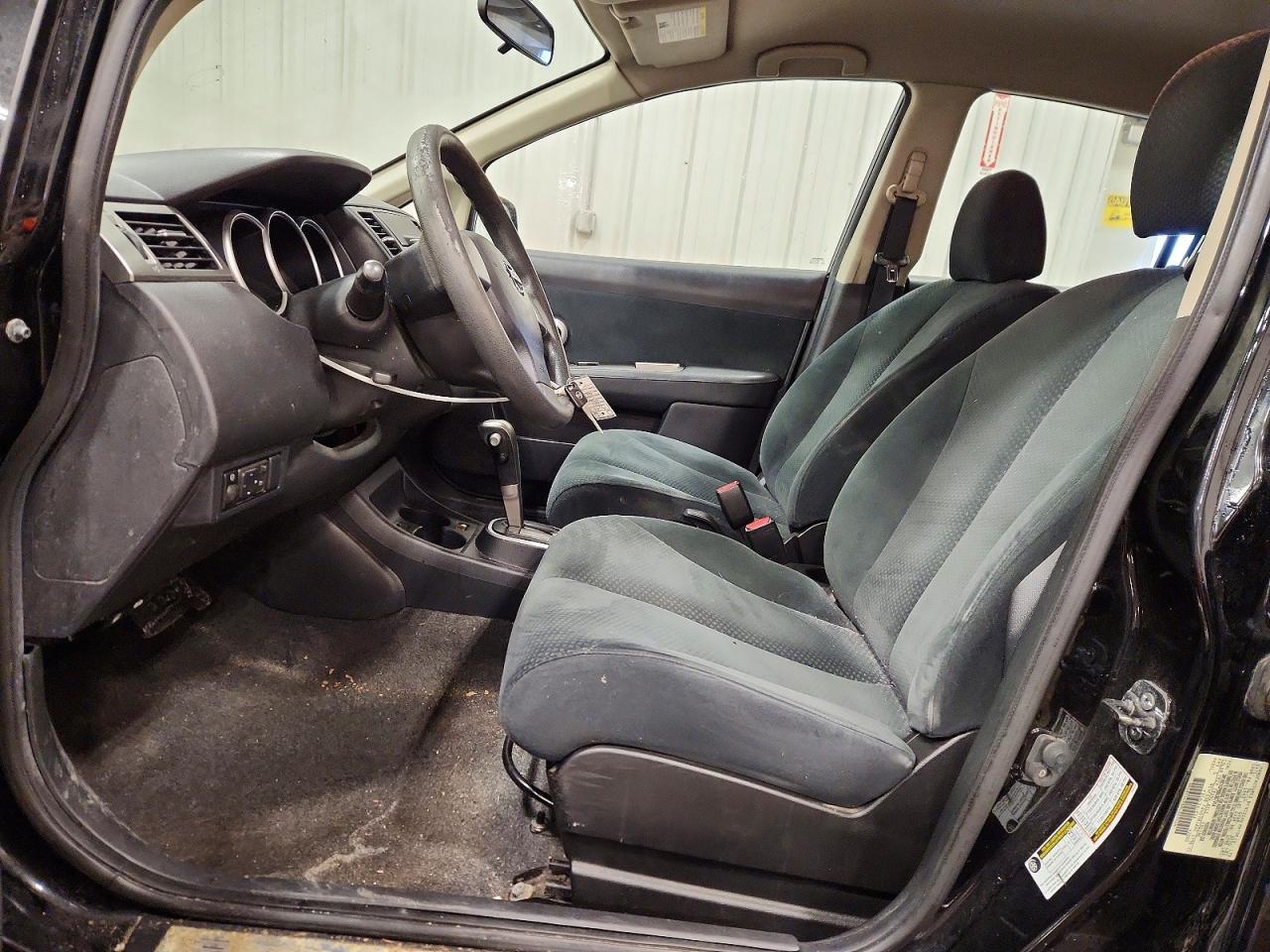 2011 Nissan Versa s