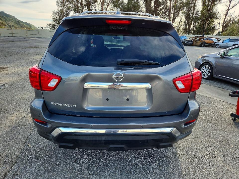 2020 Nissan Pathfinder s