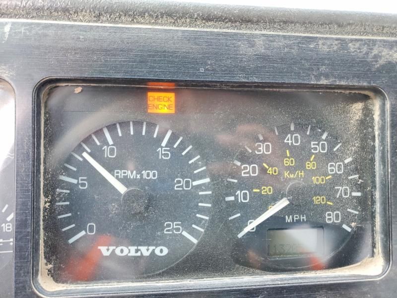 2003 Volvo Xpeditor wx Roll-off Container Truck