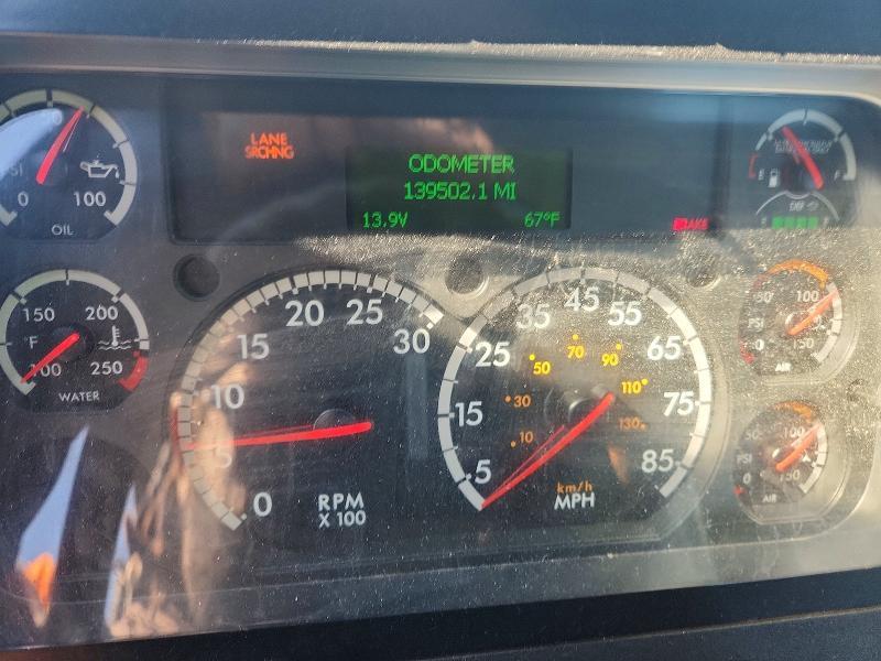 2015 Freightliner Cascadia Semi Truck