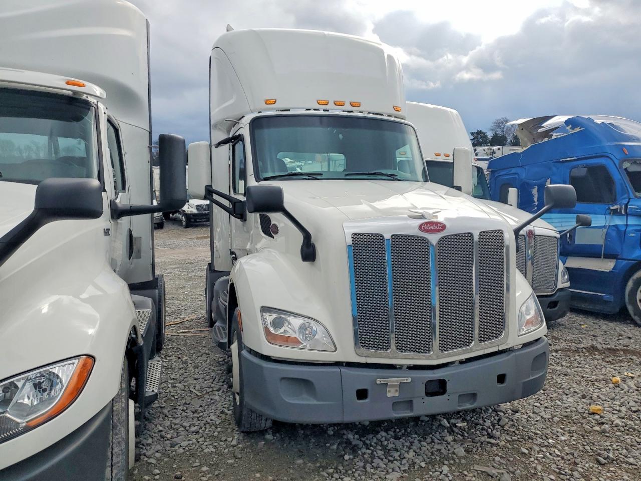 2019 Peterbilt 579-Semi Truck