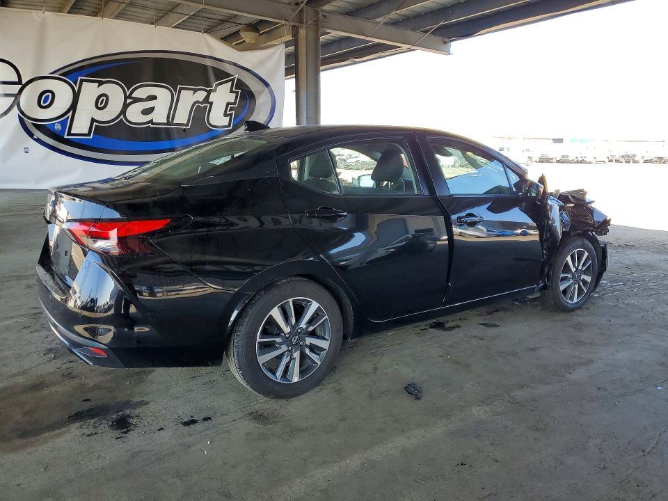 2025 Nissan Versa sv
