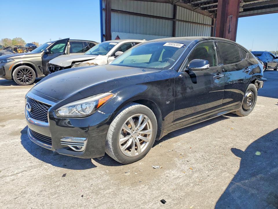 2015 Infiniti Q70 3.7