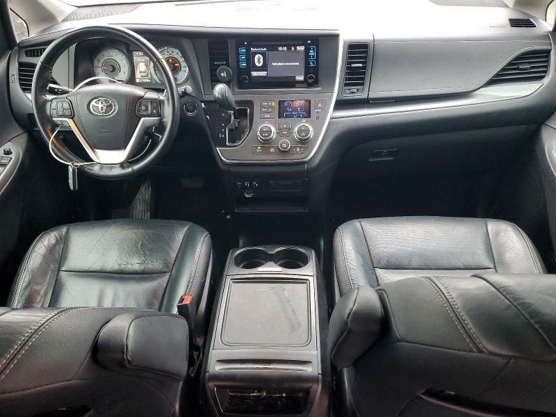 2016 Toyota Sienna se