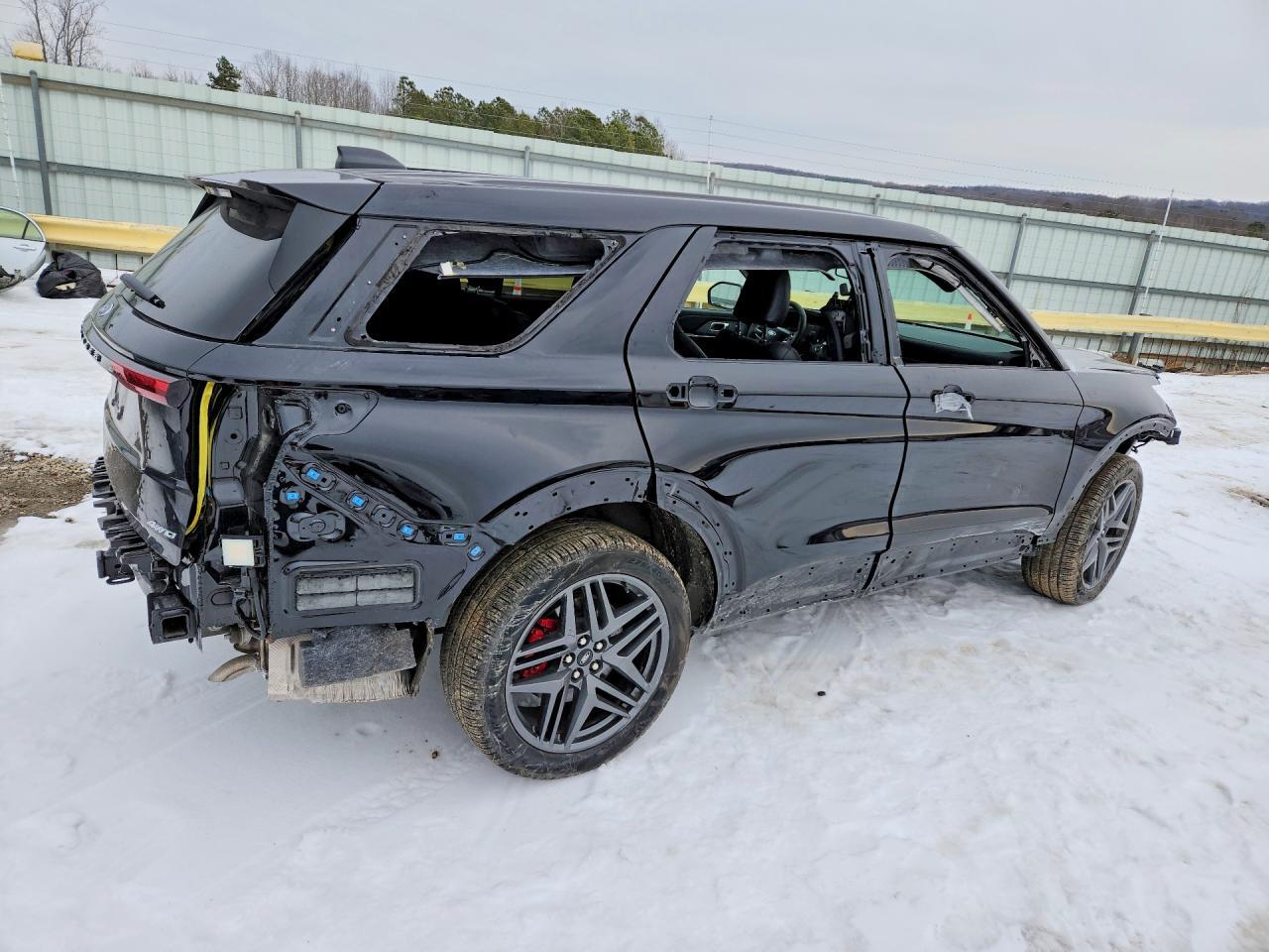 2025 Ford Explorer St-line