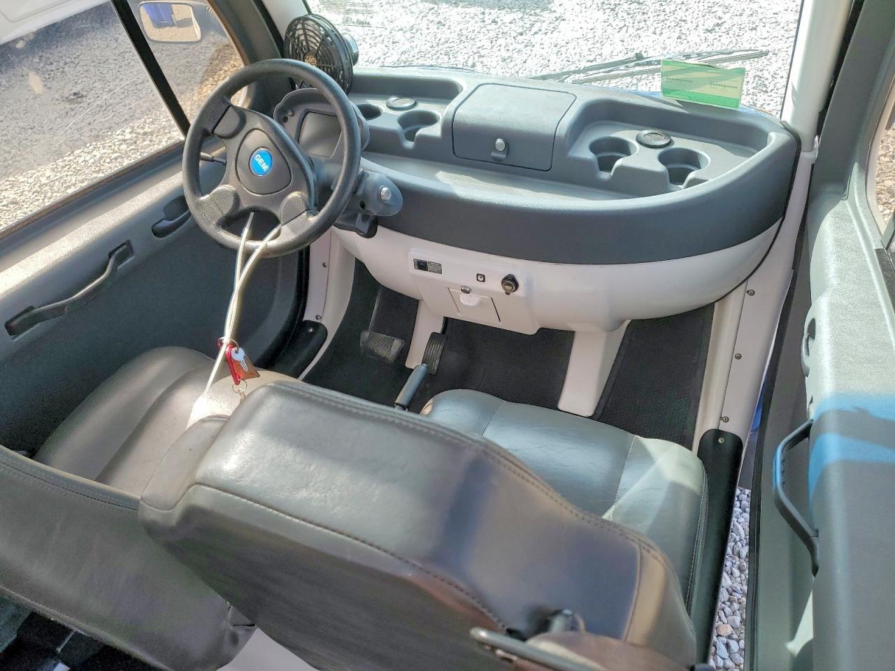 2006 Polaris GEM Golf Cart