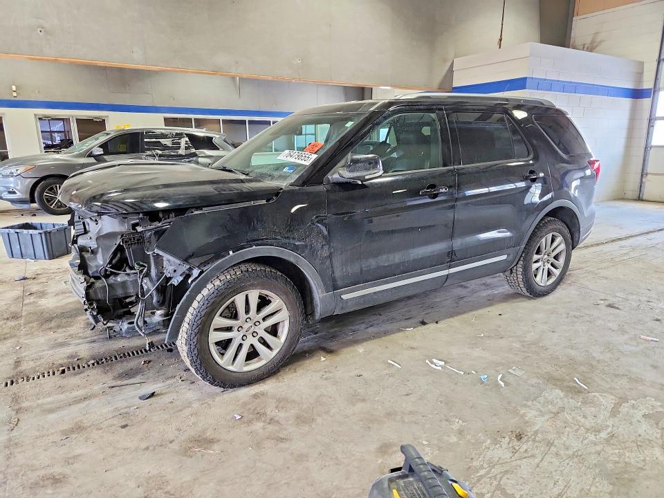 2018 Ford Explorer x