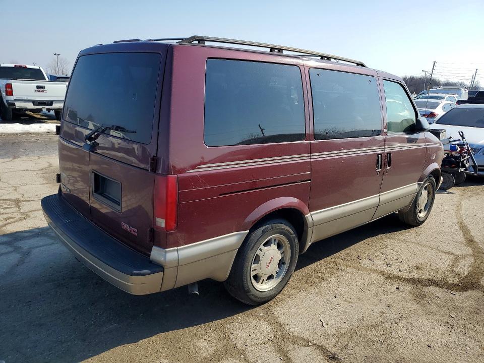 2003 GMC Safari XT