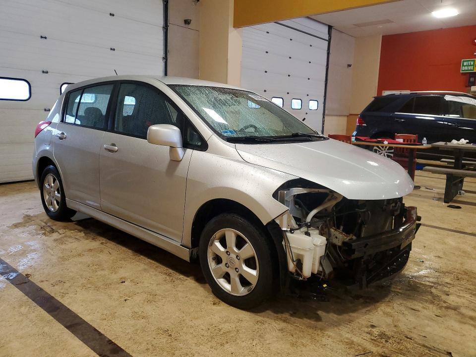 2010 Nissan Versa s