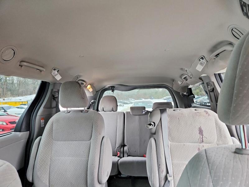 2018 Toyota Sienna le 8-passenger