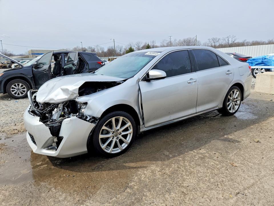2014 Toyota Camry le