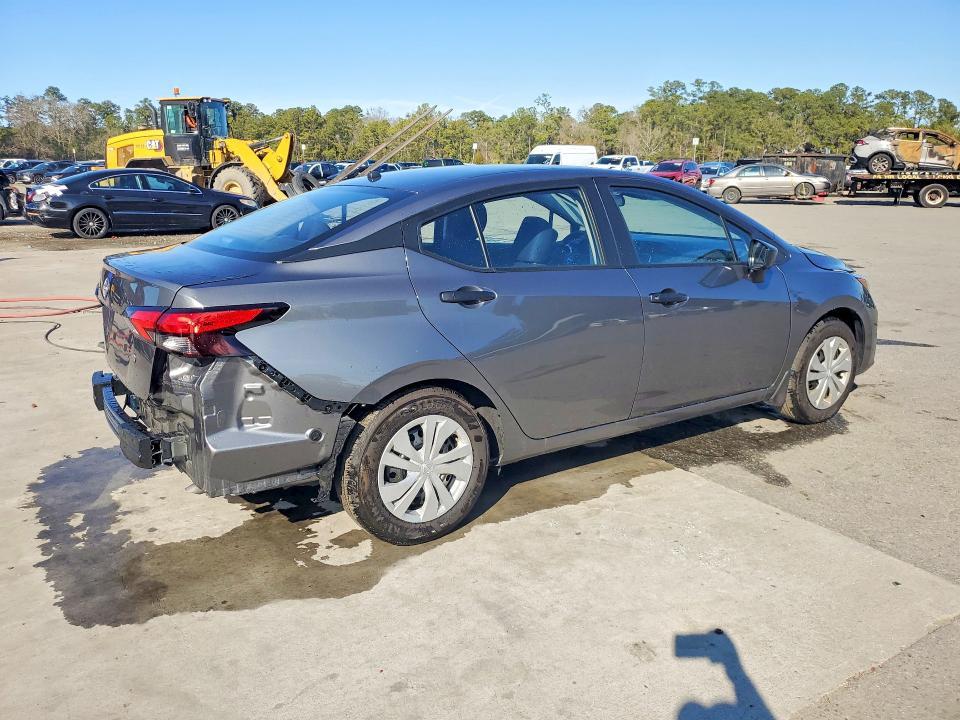 2025 Nissan Versa s