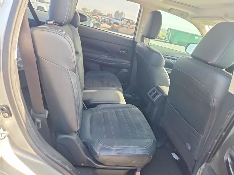 2020 Mitsubishi Outlander se