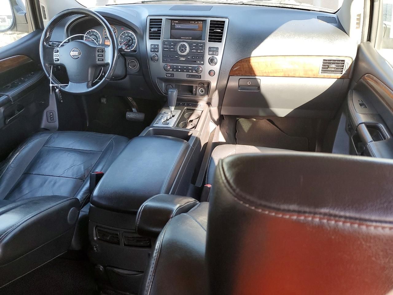 2012 Nissan Armada sv