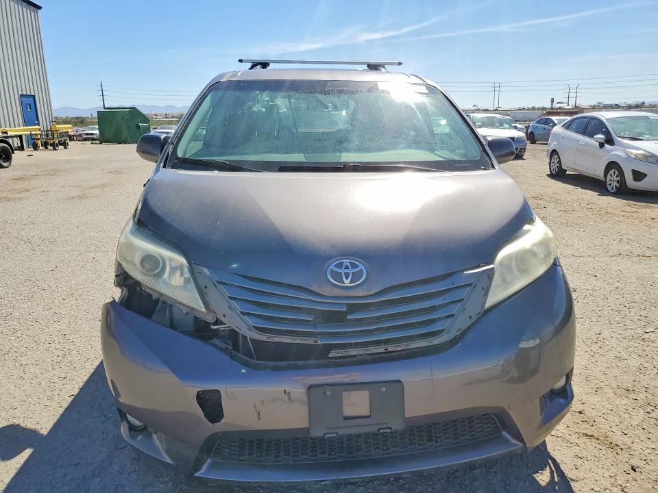 2013 Toyota Sienna xle