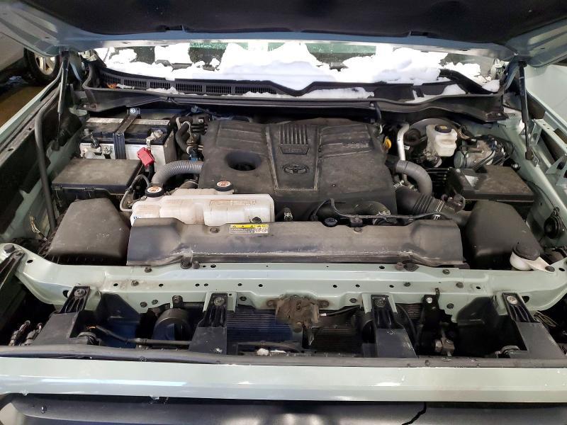 2025 Toyota Tundra Crewmax sr