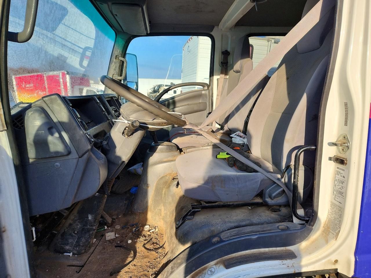 2019 Isuzu NRR BOX Truck