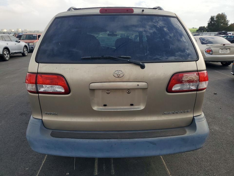 2003 Toyota Sienna ce
