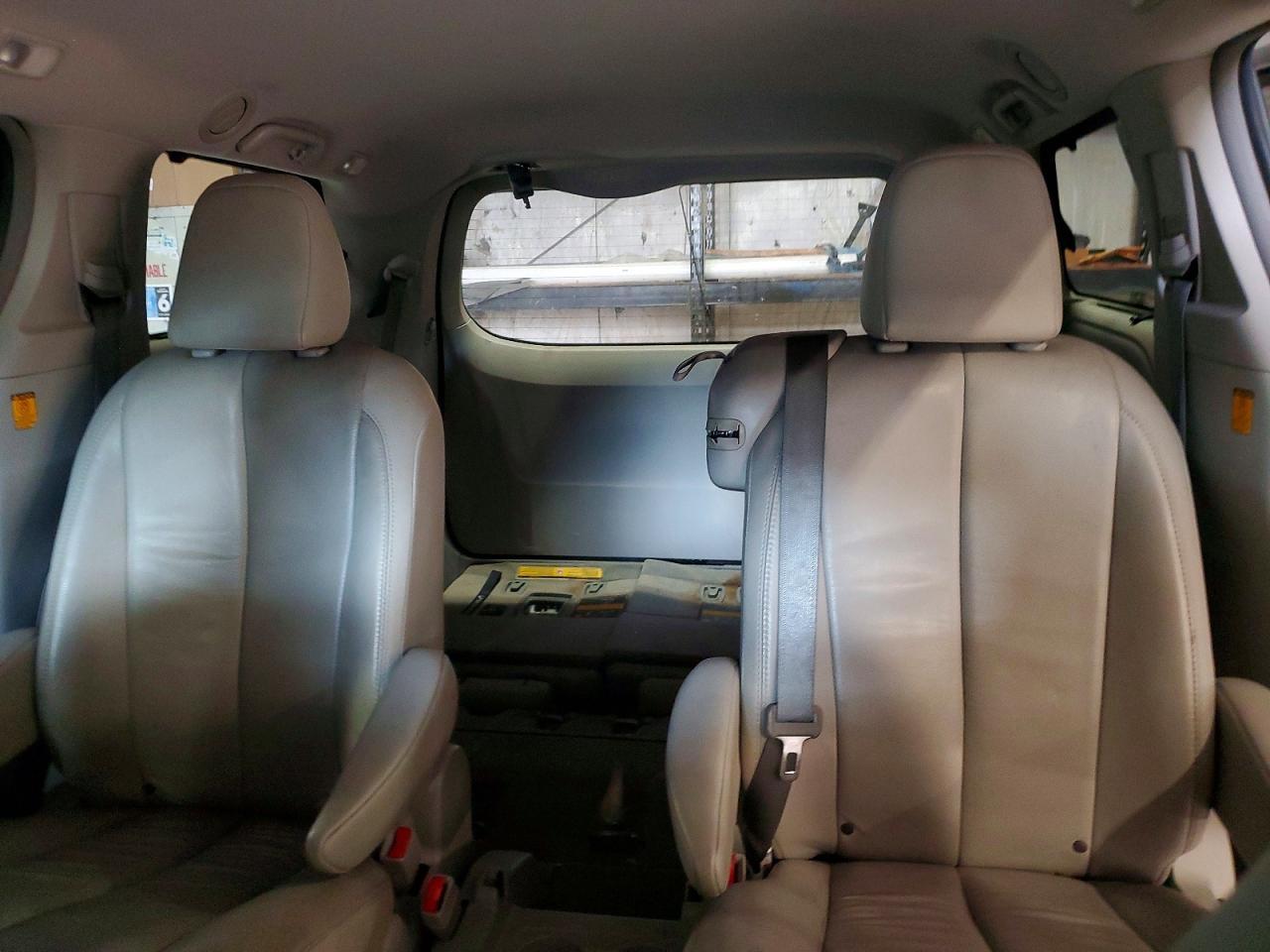 2013 Toyota Sienna xle