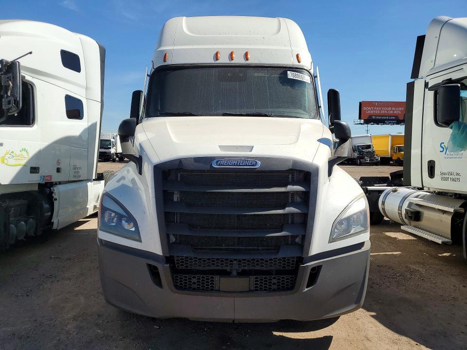 2021 Freightliner Cascadia 126 Semi Truck