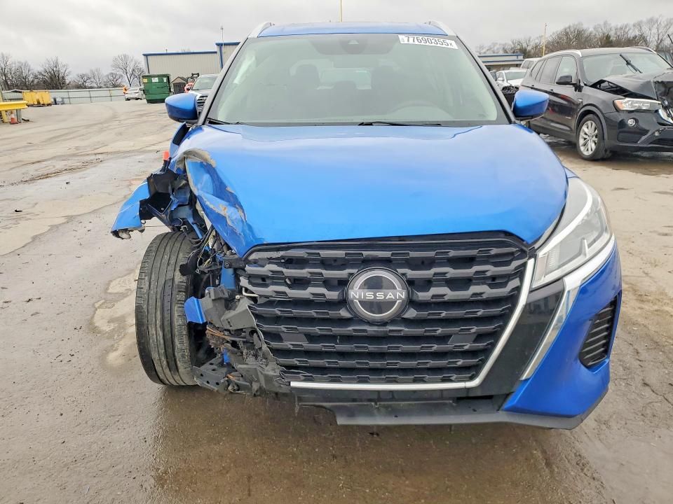 2022 Nissan Kicks sv