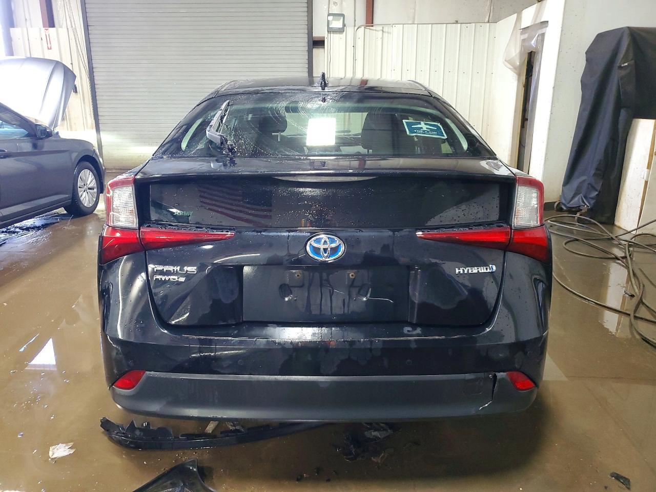 2019 Toyota Prius le Awd-e