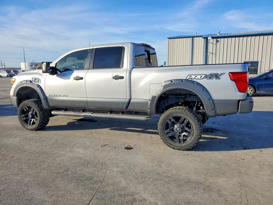 2016 Nissan Titan xd sl