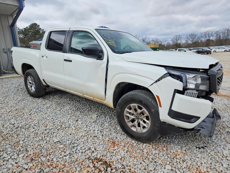 2025 Nissan Frontier s