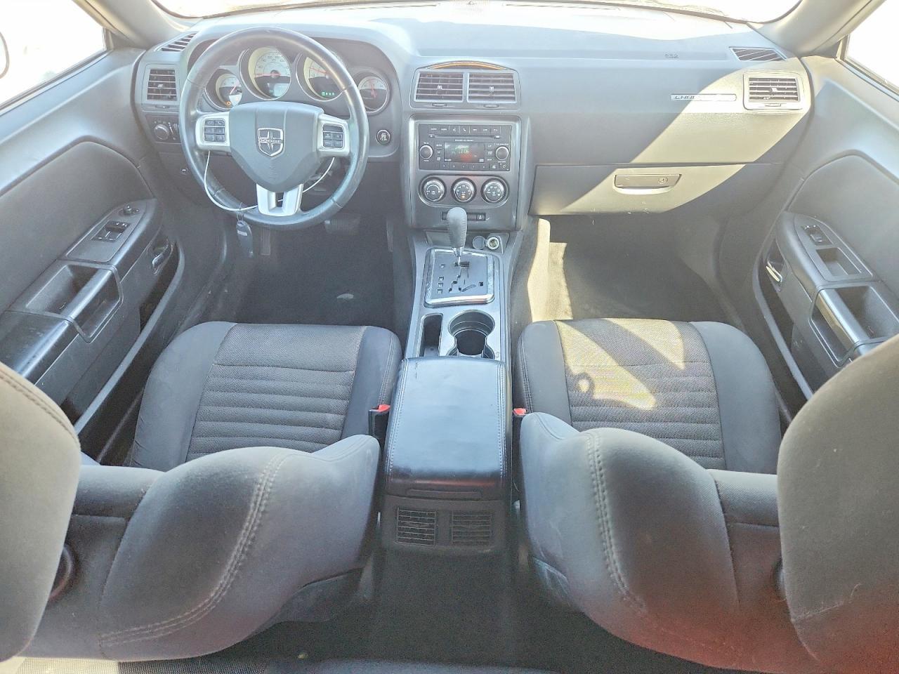 2014 Dodge Challenger sxt