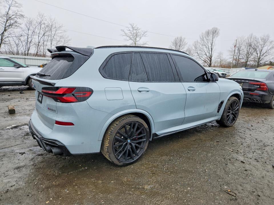2025 BMW X5 M60i