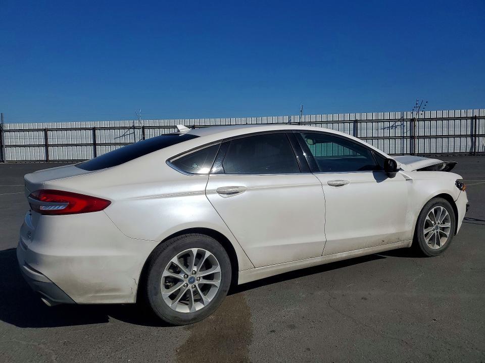 2020 Ford Fusion se