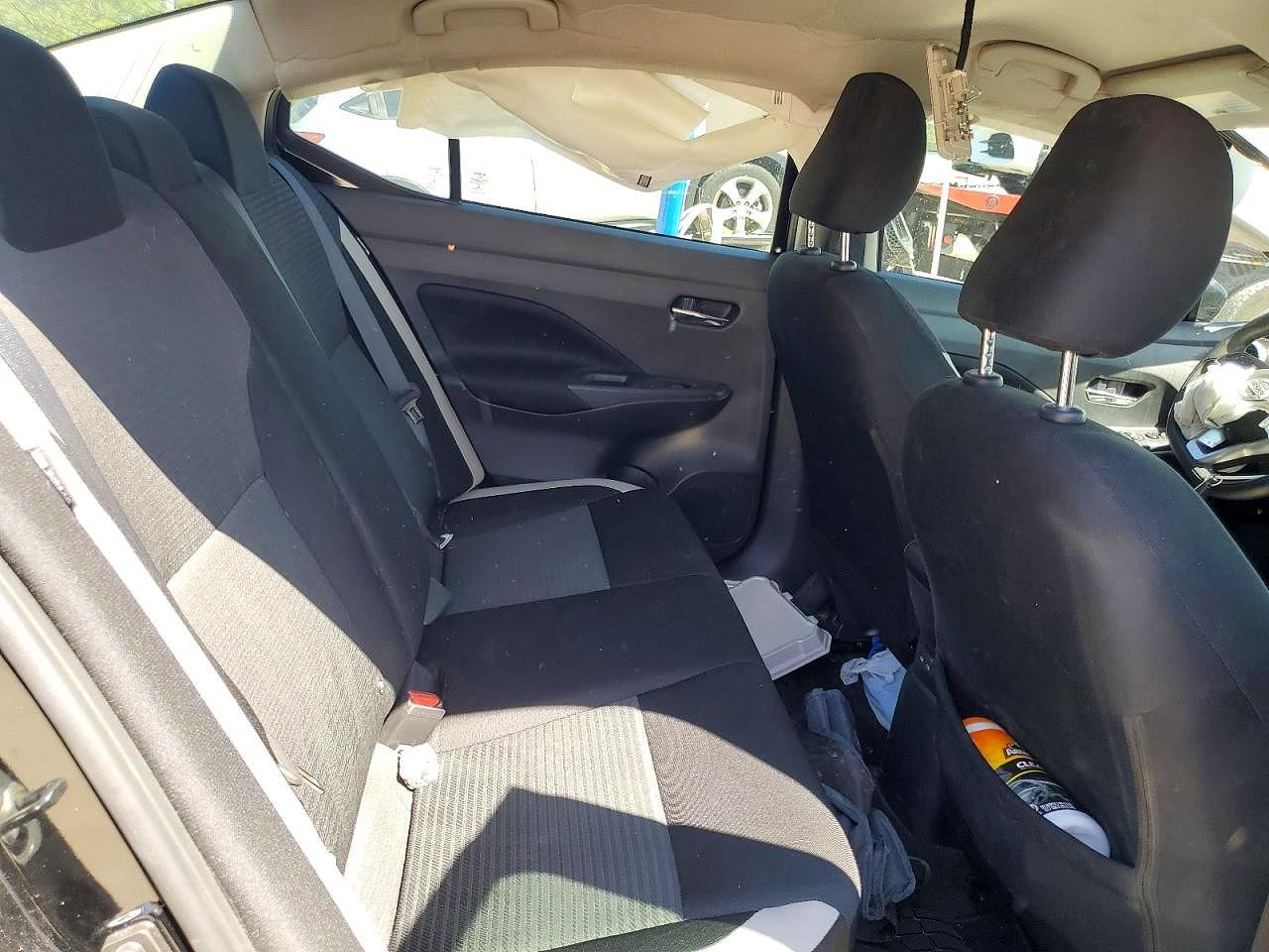 2022 Nissan Versa sv