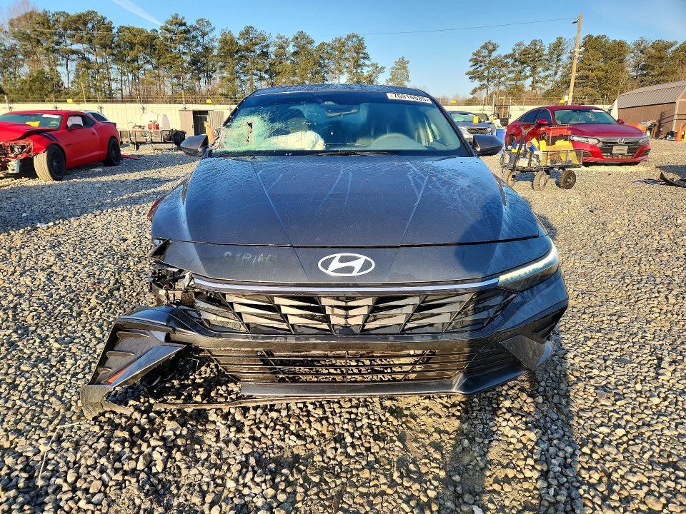 2024 Hyundai Elantra Blue