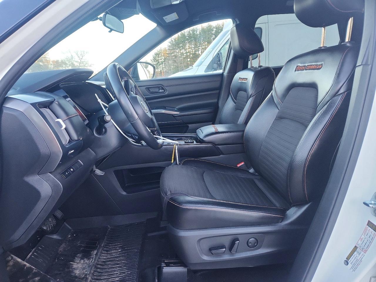 2023 Nissan Pathfinder sv
