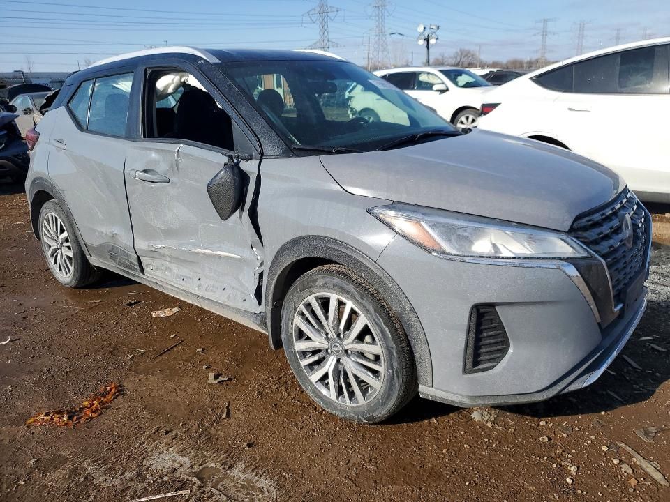 2022 Nissan Kicks sv