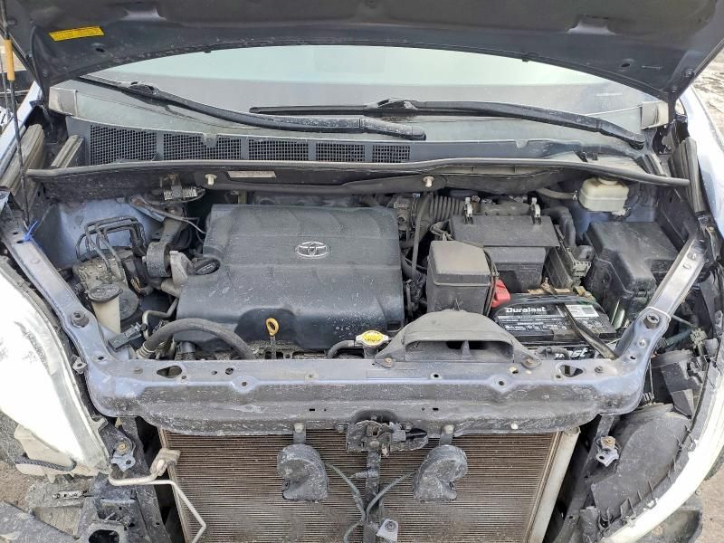 2014 Toyota Sienna le