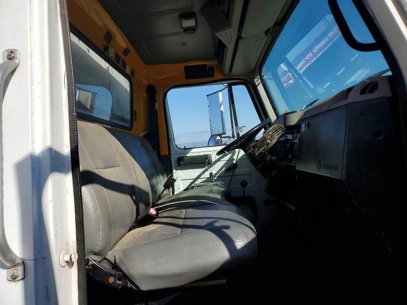 1997 International 4700 Chipper Truck