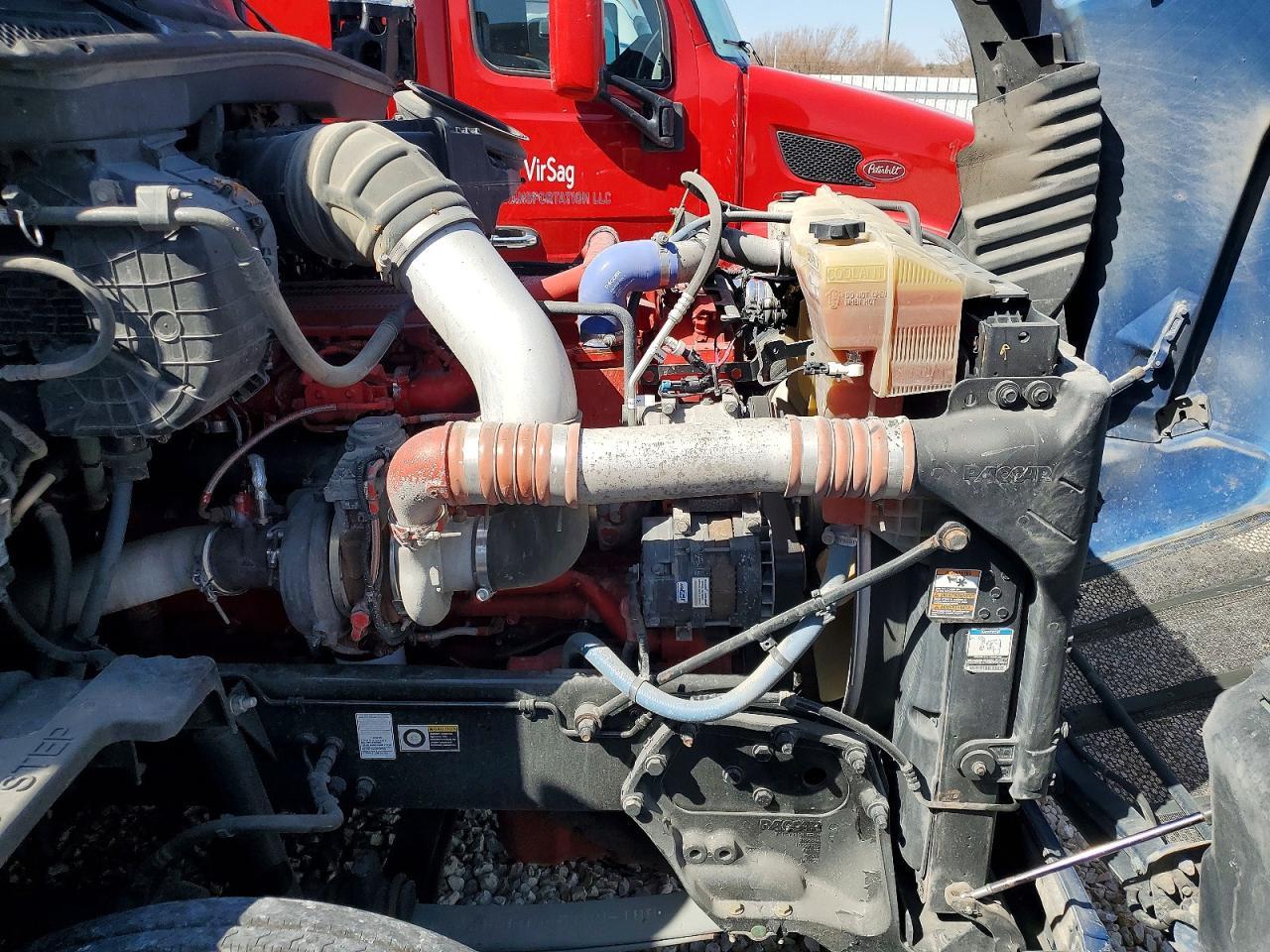 2016 Peterbilt Tractor 579-Semi Truck