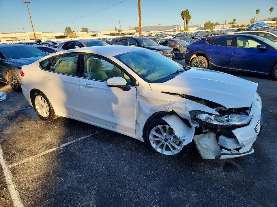 2020 Ford Fusion se