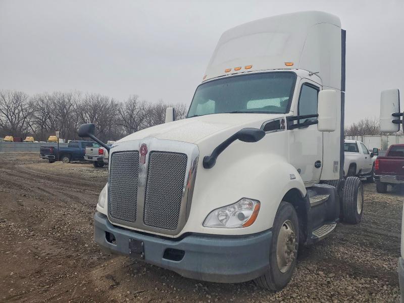2016 Kenworth T680-Semi Truck