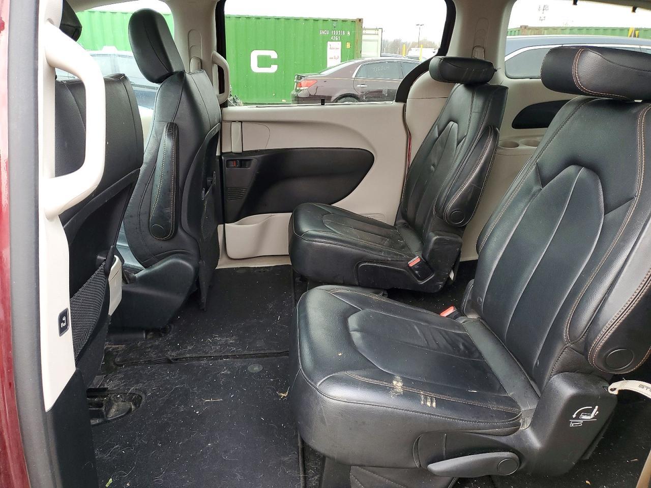 2017 Chrysler Pacifica Touring l
